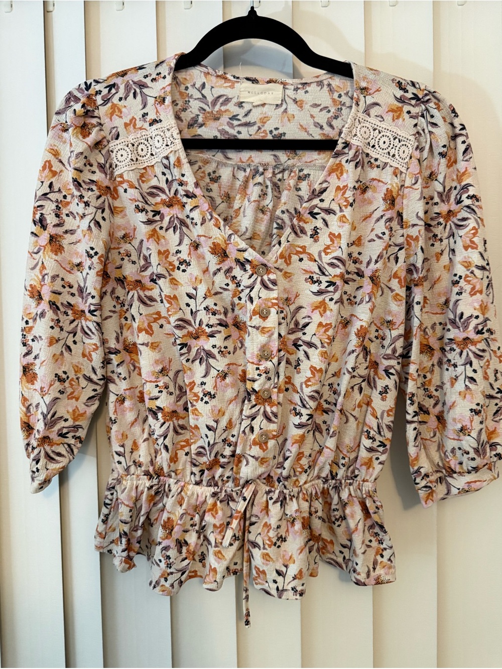 MELLODAY Floral Button-Front Peplum Top in Cream, Orange, Purple
